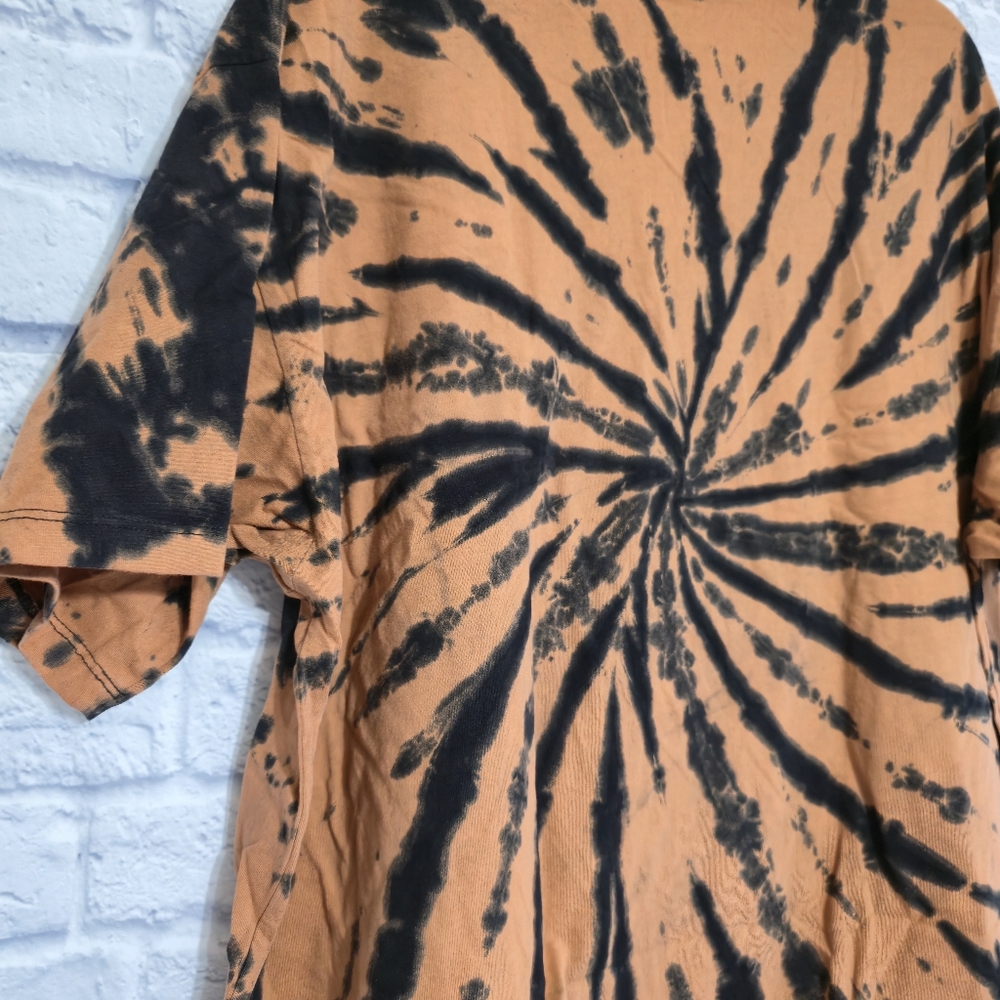 Disney Pixar Coco Brown Tie-Dye Miguel Skeleton Graphic Tee Plus Size 3/4 New - Picture 9 of 16
